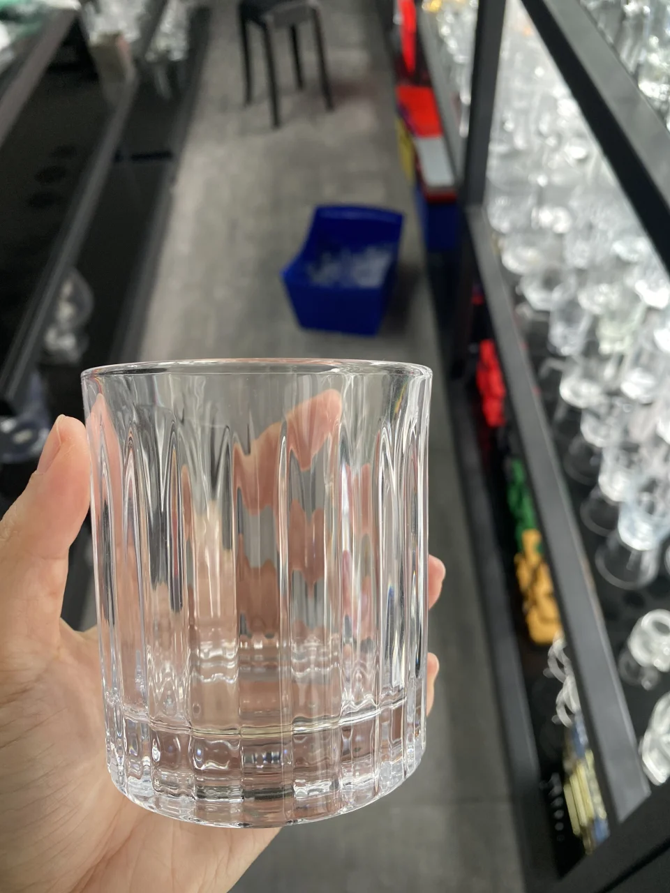 玻璃 旋转威士忌杯