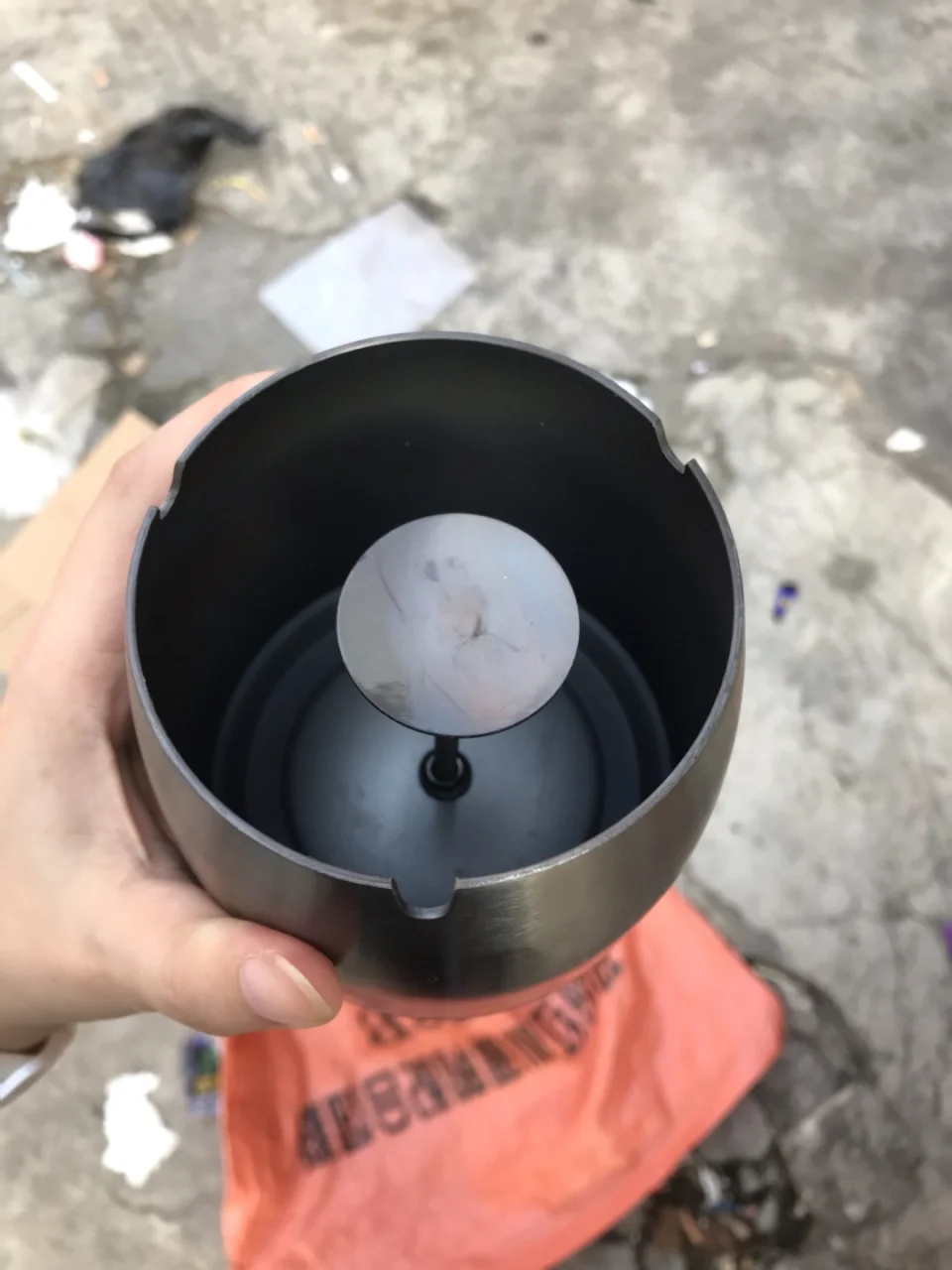 锥形烟灰缸