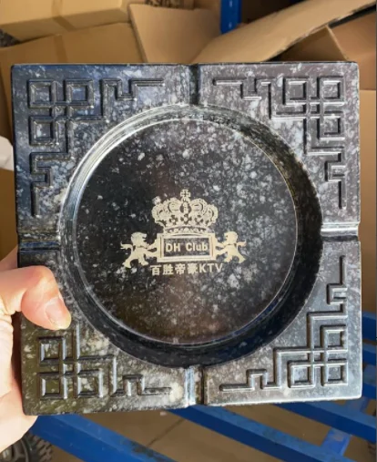 方形浮雕烟缸