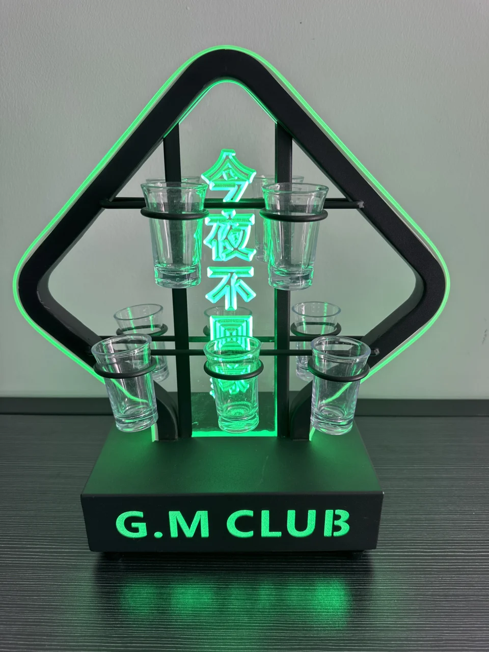 发光鸡尾酒架