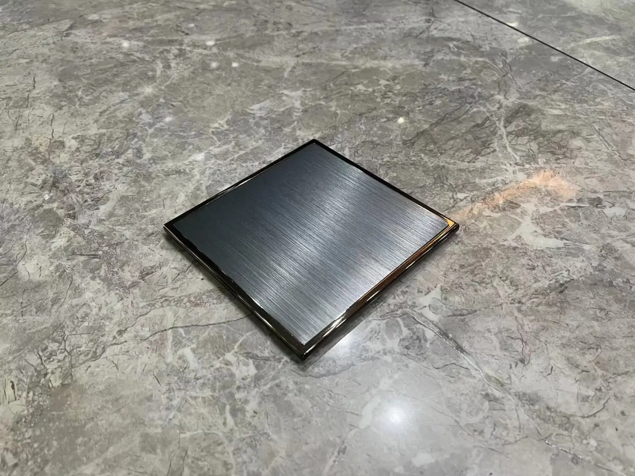 黑灰尊雅