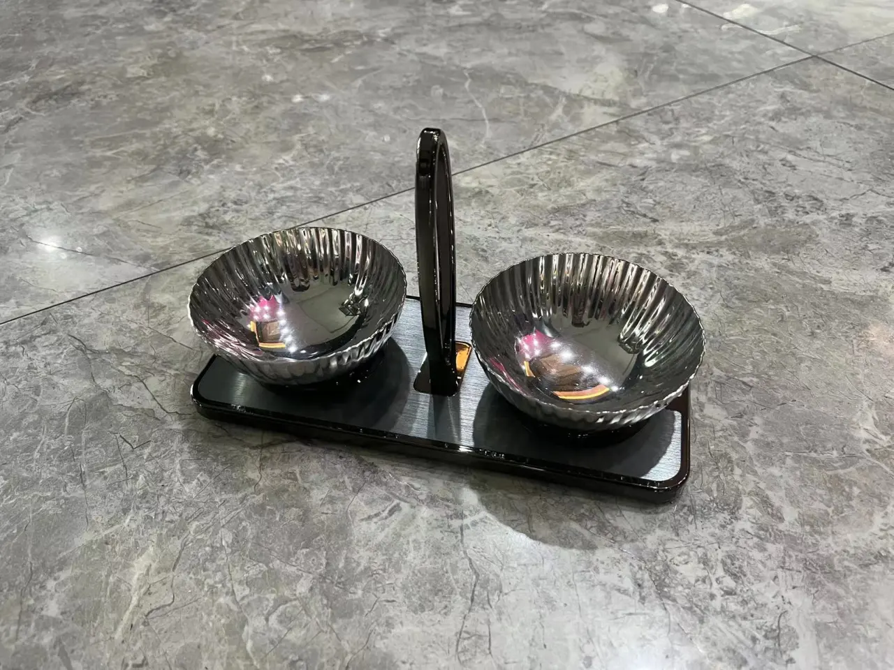 黑灰尊雅