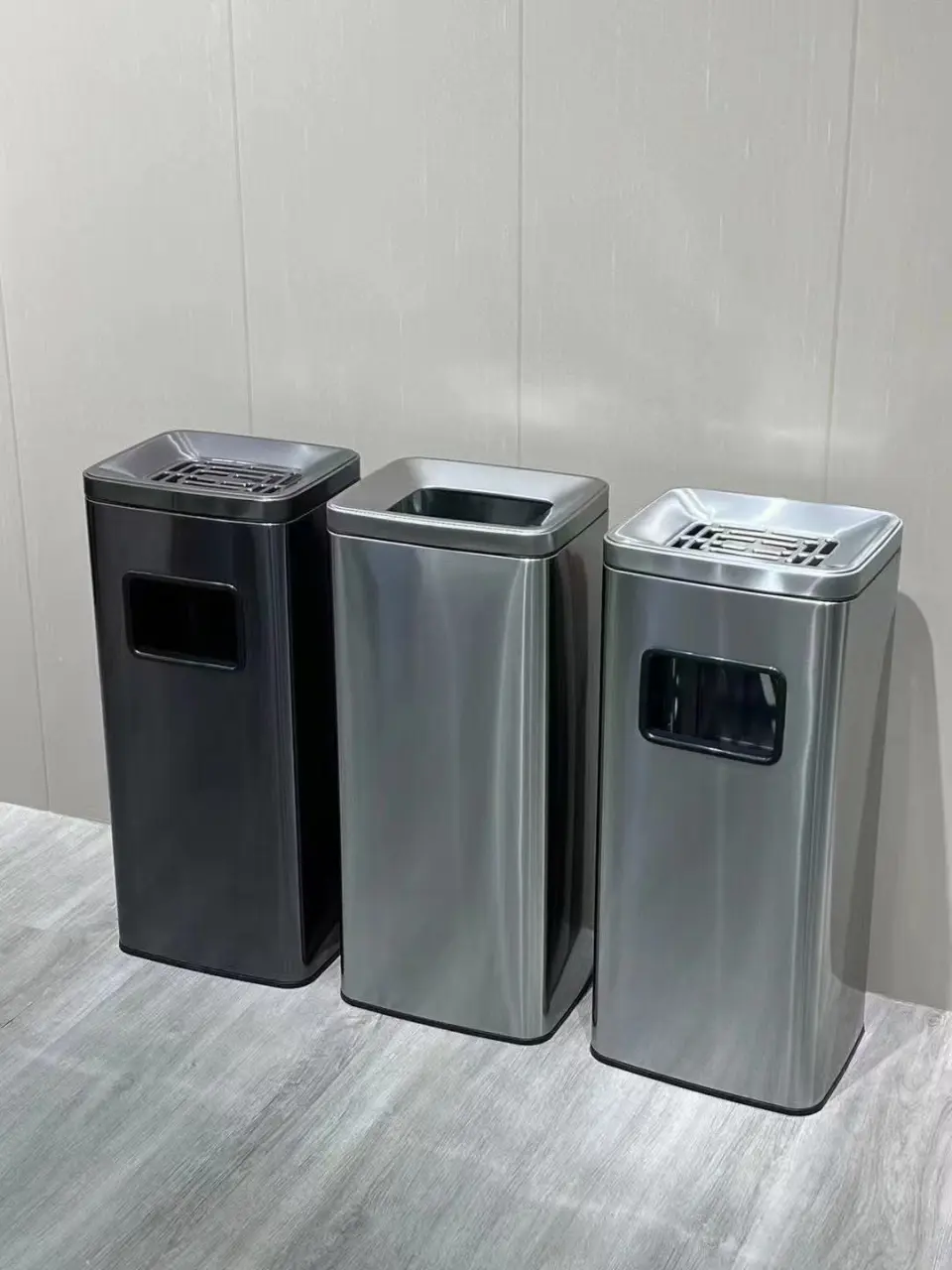 走廊垃圾桶