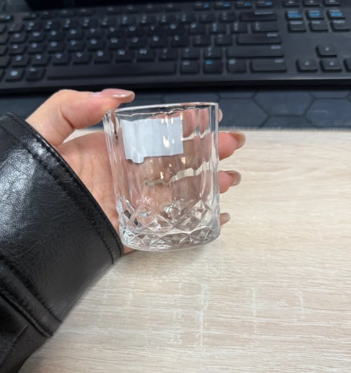 玻璃 刻花烈酒杯