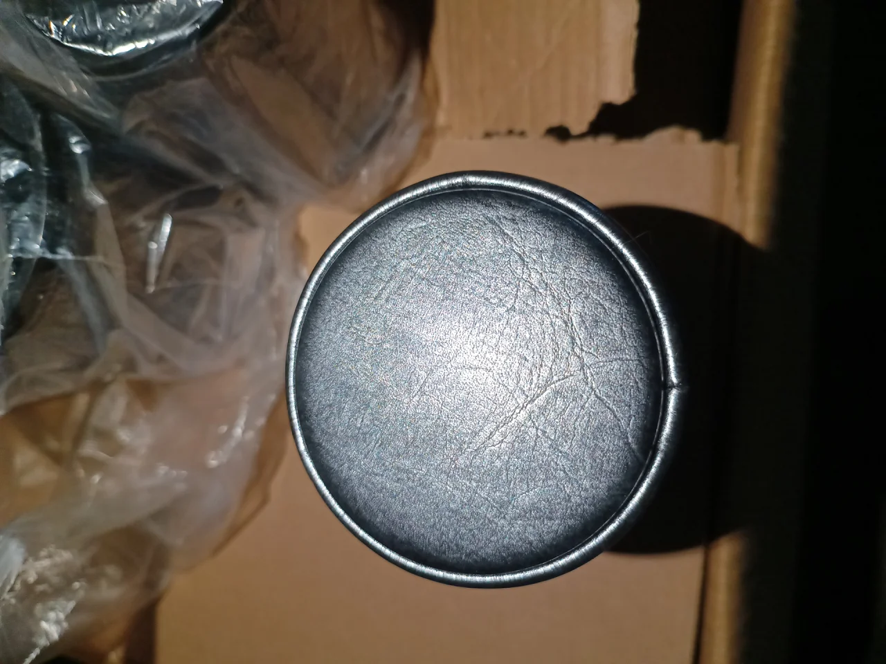 钻圈皮色盅