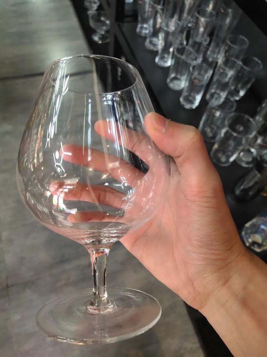 玻璃 圆肚白兰地杯