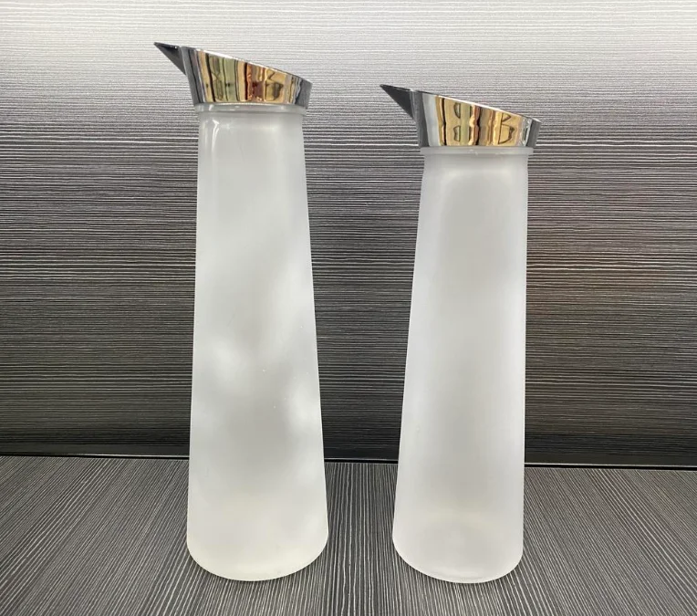 直筒鹰嘴果汁壶
