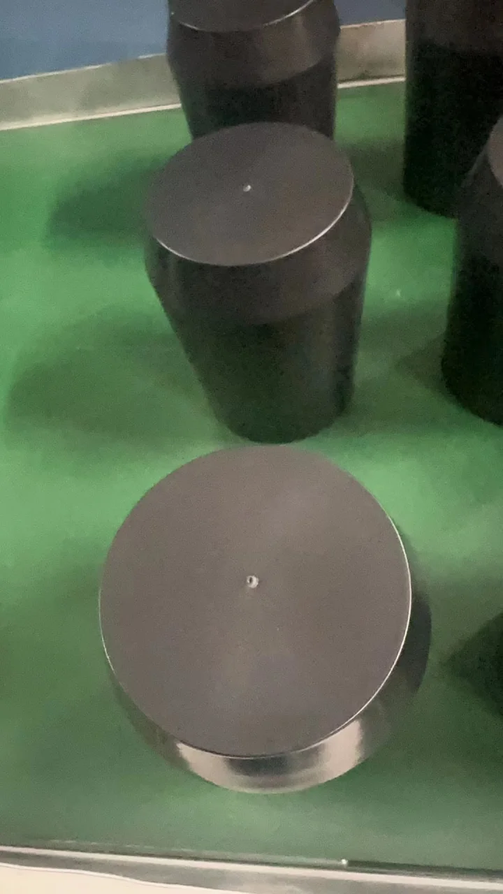 锥形色盅