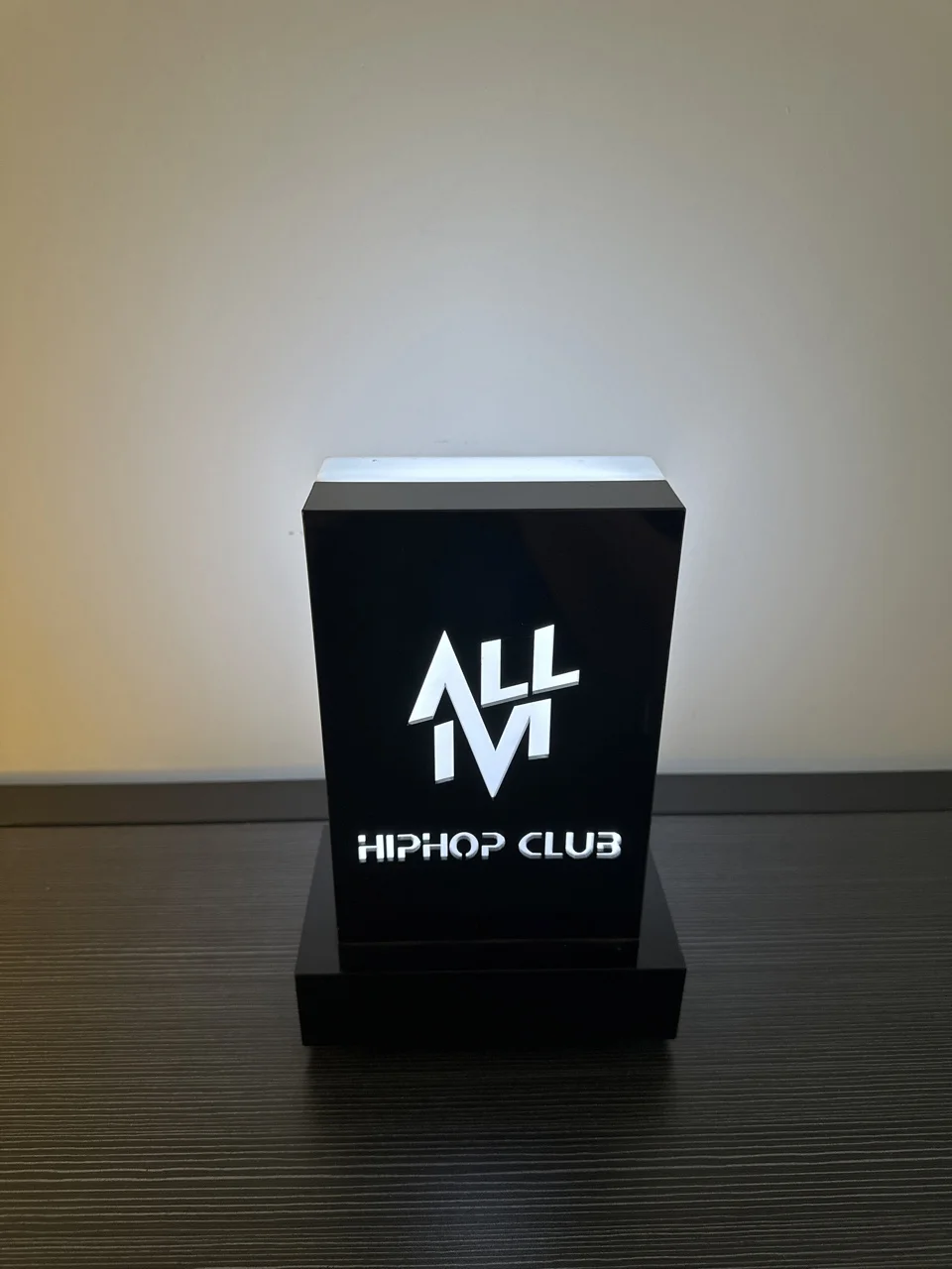 发光VIP预留牌