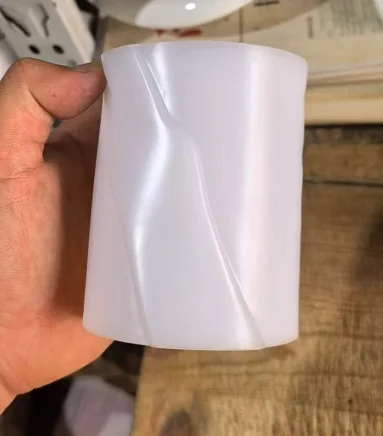 发光色盅