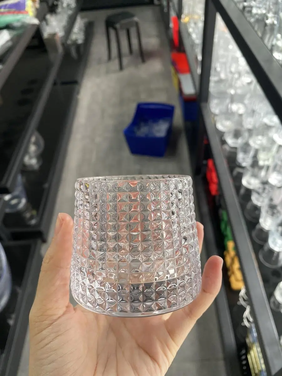 玻璃 旋转威士忌杯