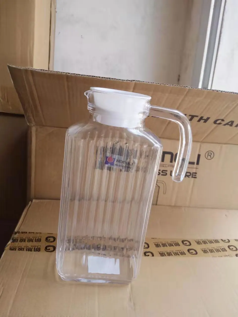 玻璃条纹扎壶