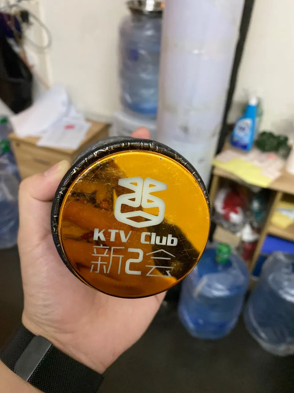 带鼎皮革色盅