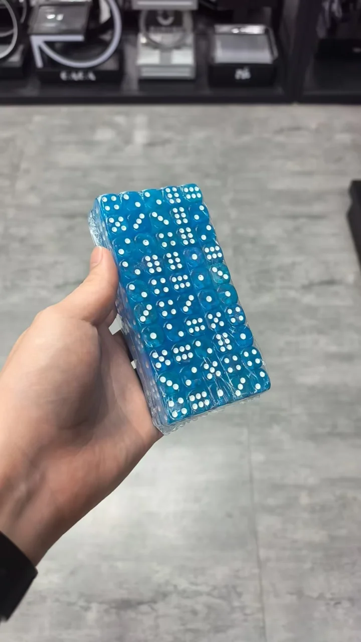 半透明色子