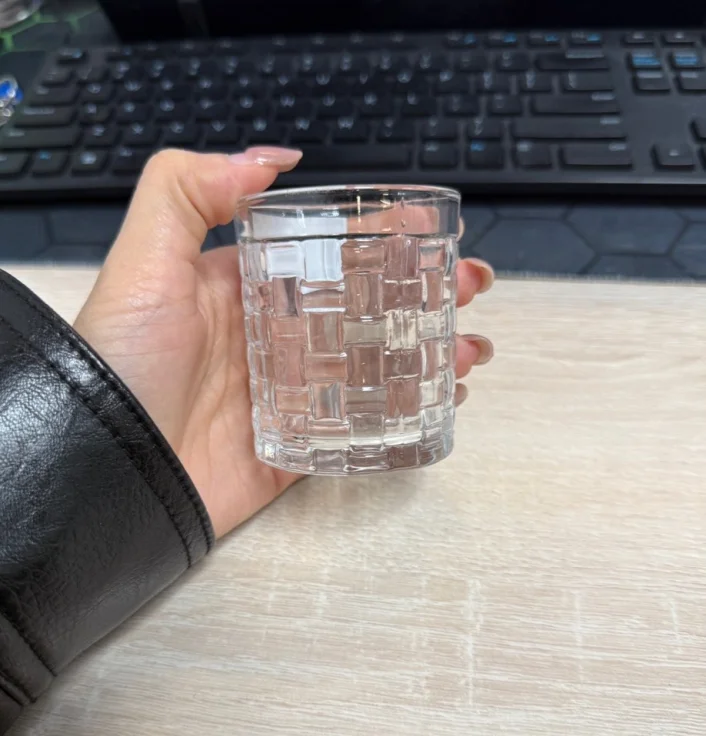 玻璃 刻花烈酒杯
