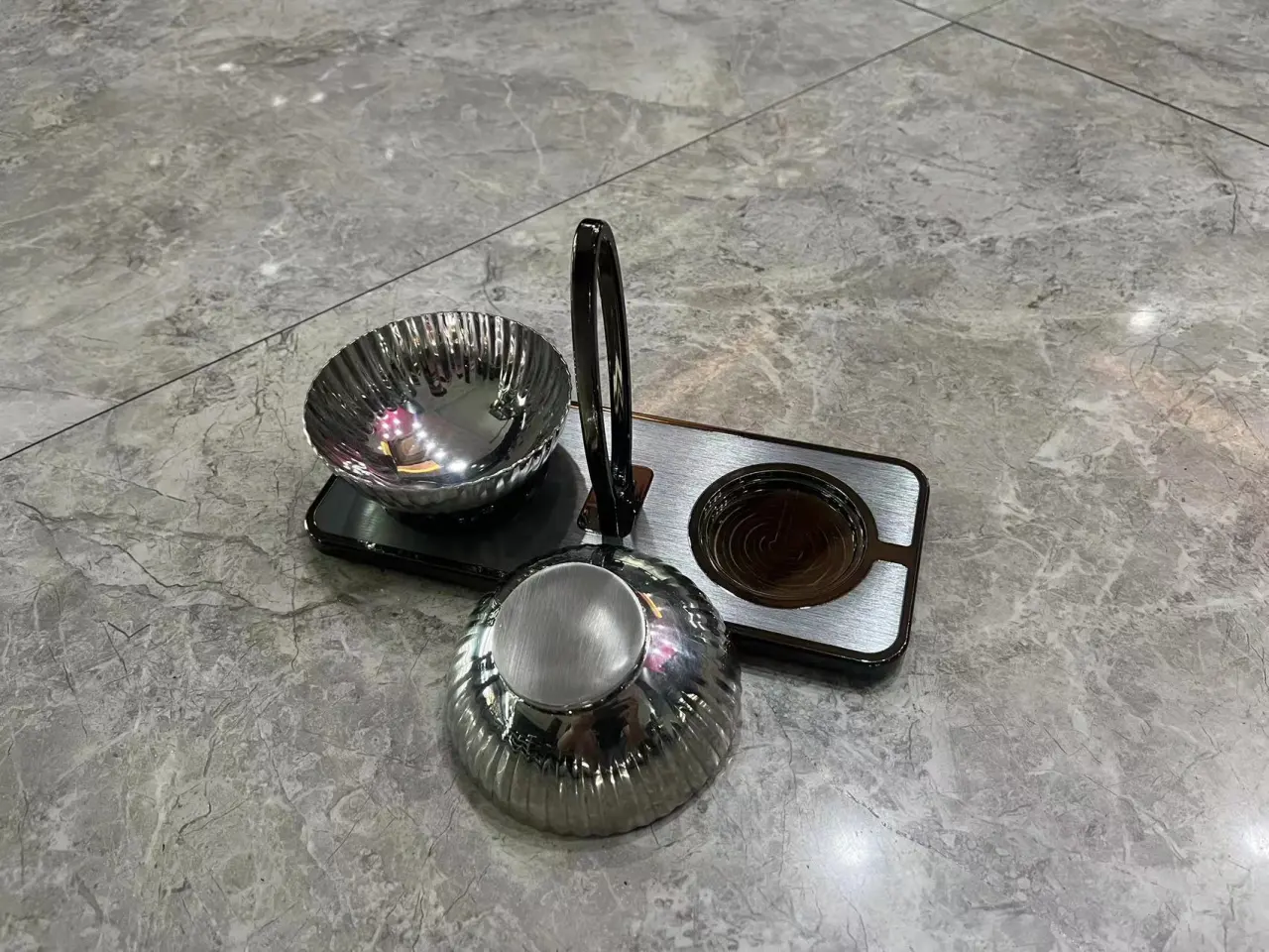 黑灰尊雅