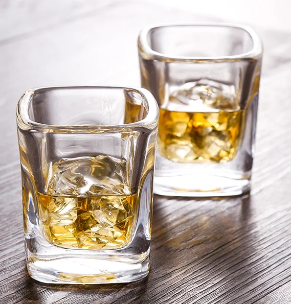 玻璃四方杯