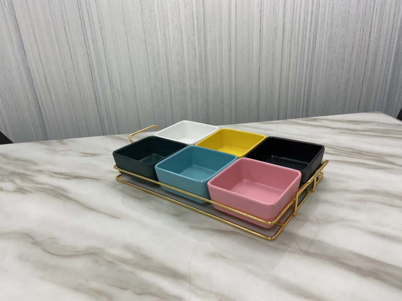 带提手线条小食架