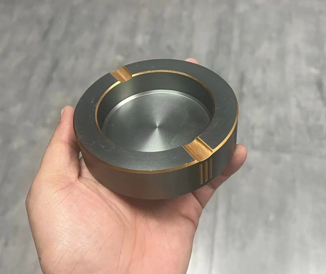 精雕灰金摆台