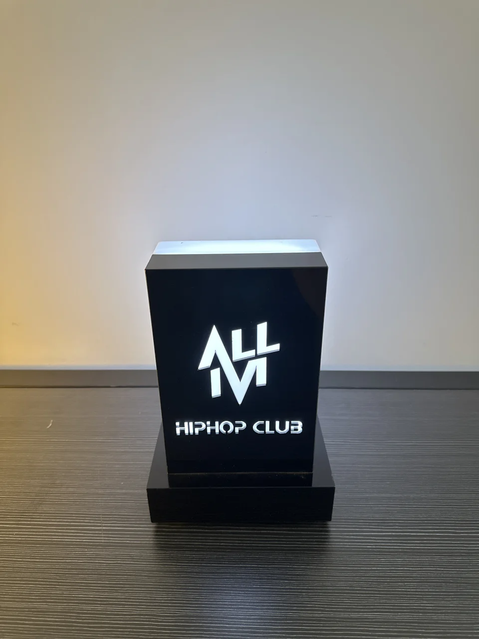 发光VIP预留牌