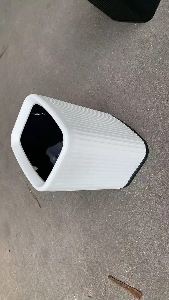 长方形垃圾桶