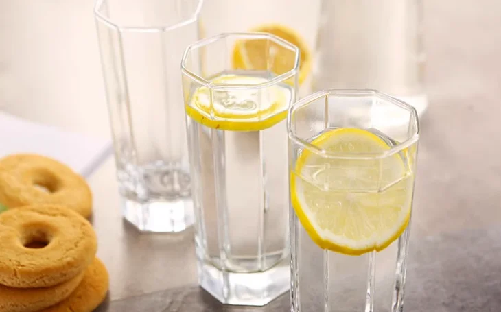 玻璃八角水杯