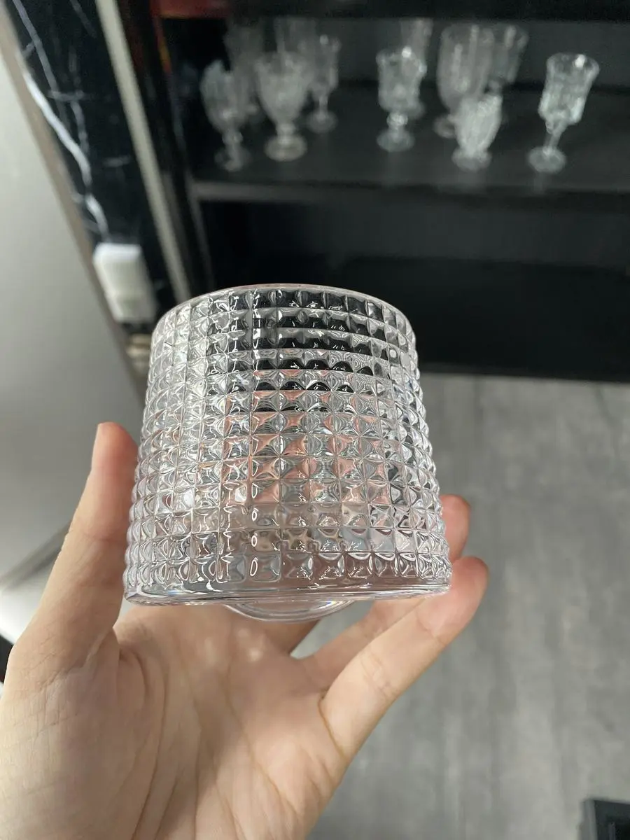 玻璃 旋转威士忌杯