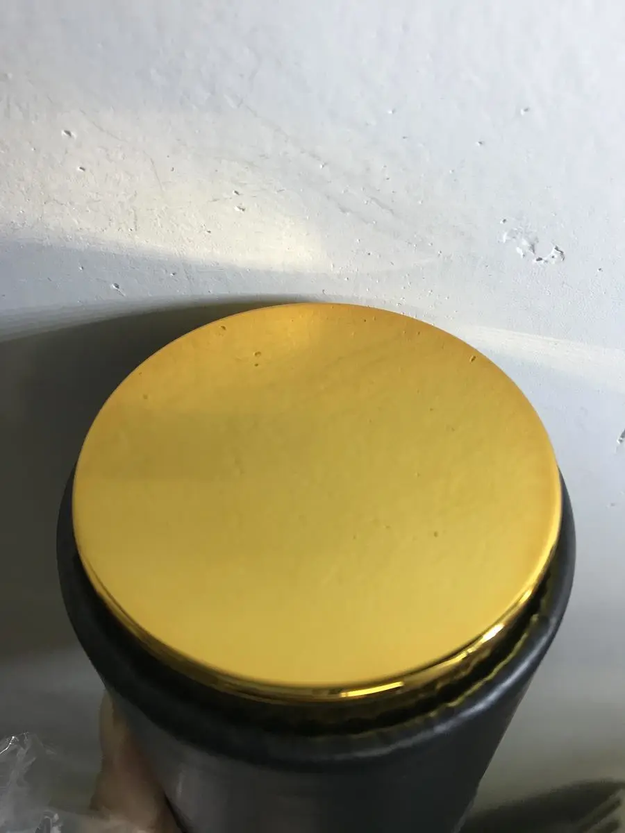 带鼎皮革色盅