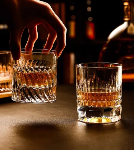 创意威士忌酒杯