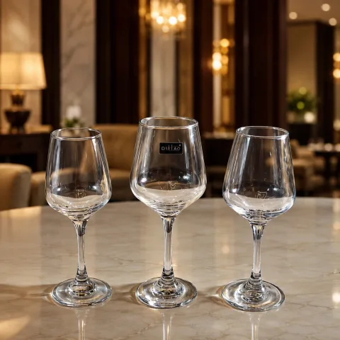 玻璃 卷边锥形红酒杯