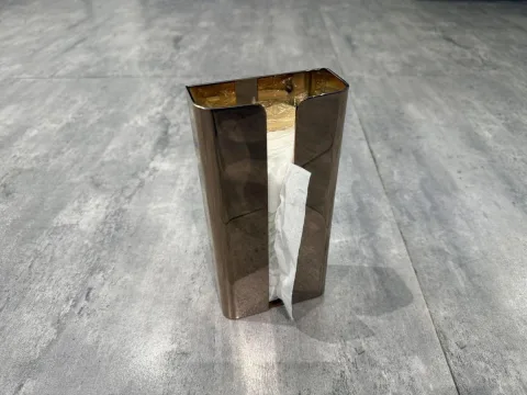 壁挂金属纸巾盒
