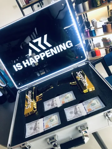 发光美金箱