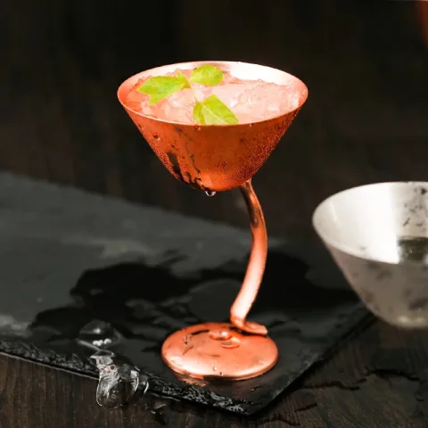 鸡尾酒杯