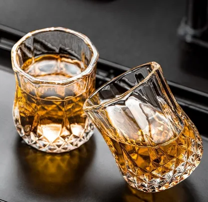 钻石小酒杯