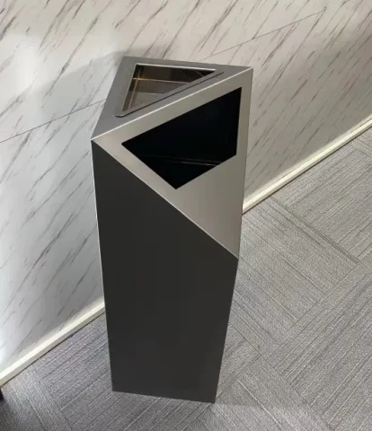 立式走廊垃圾桶 - YH-440 三角形立体烟灰桶