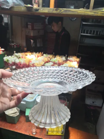 珠点带脚果盘